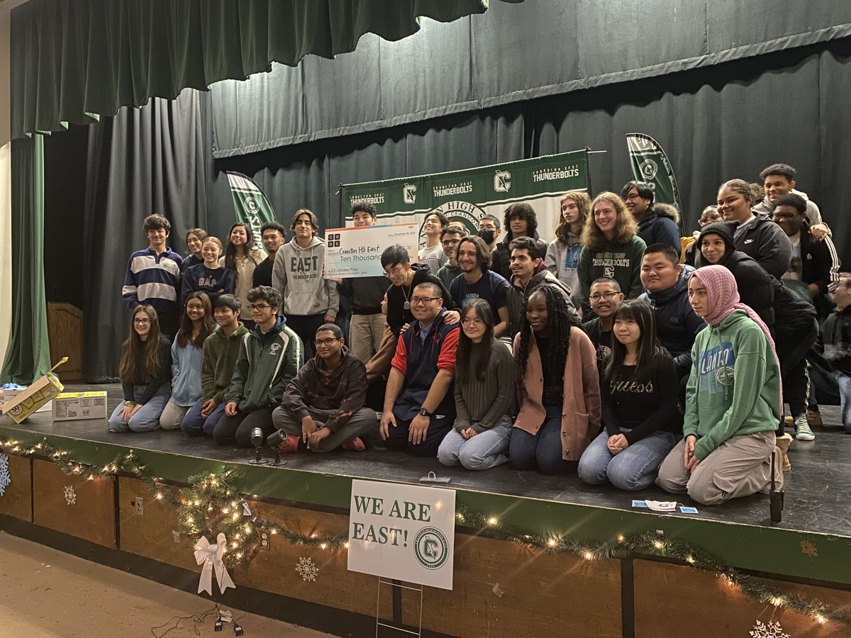 CHSEPrincipal's tweet image. Welcome Dutemple Elementary School to the Emerald City - glad you were able to participate in the “Hour of Code” with our Bolts