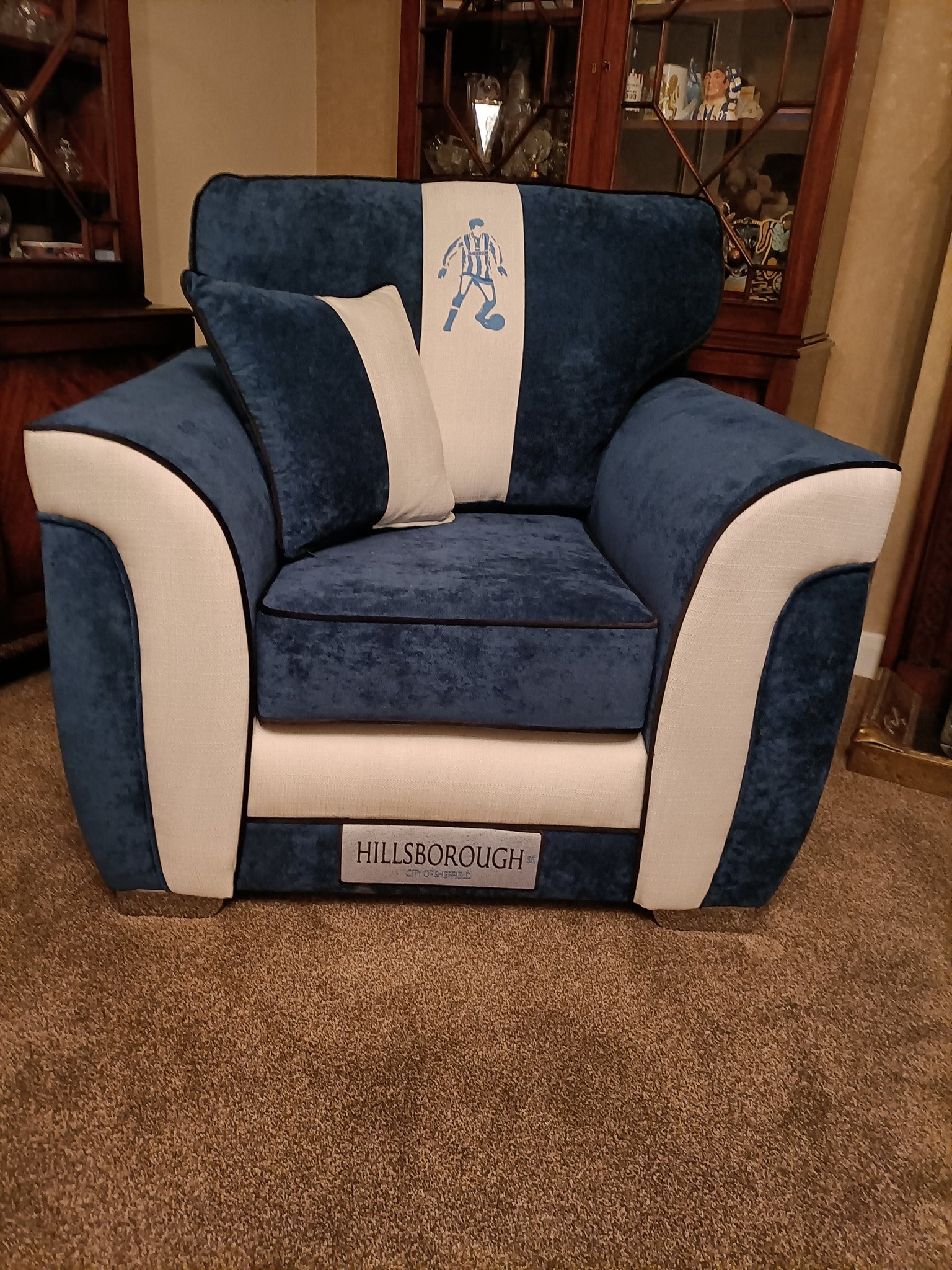 restante pub Mojado Chris Waddle on Twitter: "From KC sofas soccer sofas great present thanks https://t.co/VvCQf24cdf" / Twitter restante pub Mojado Chris Waddle on Twitter: "From KC sofas soccer sofas great present thanks https://t.co/VvCQf24cdf" / Twitter