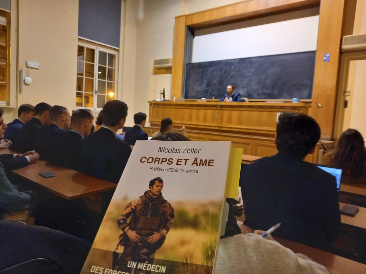 Belle conférence de Nicolas Zeller, médecin militaire, autour de son ouvrage permettant au <a href="/M2secudef_assas/">M2 Sécurité et Défense 🇫🇷</a> de réfléchir au sens de l'engagement ❤️‍🩹
<a href="/AssasUniversite/">Panthéon-Assas université</a>
