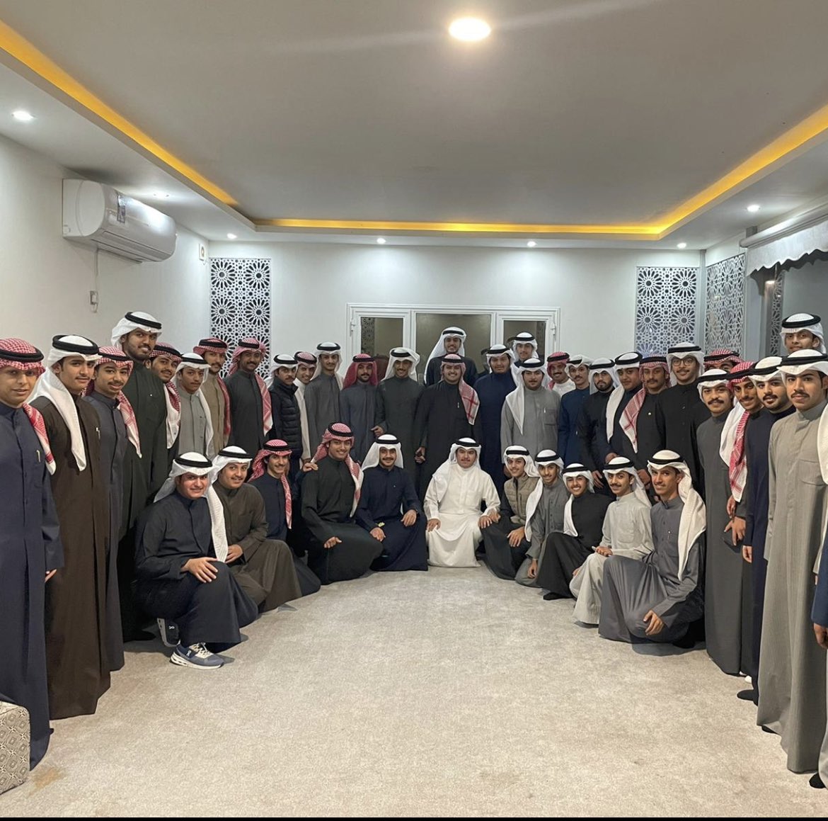 " فإذا عزمت فتوكل على الله "

تم بحمدالله تزكيتي انا : 

وليد عبدالله الدرع

رئيساً للجنة قبيلة مطير التطبيقي 
للعام النقابي الحالي 

#مطير_التطبيقي 
#paaetو