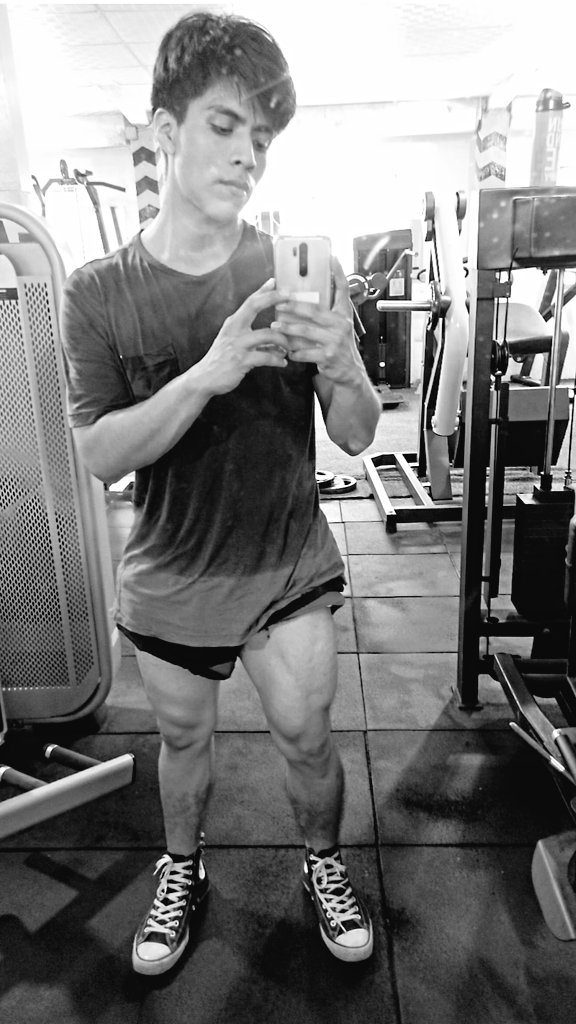 JesseVictor666's tweet photo. Soy nuevo aquí en Twitter. Me ayudan a seguirme, muy amables 💀🖤⚫#gotico #gotica #leg #Dark #CONTENIDO18 #Contenidohot #chicoshot https://t.co/02pp7C8fPr