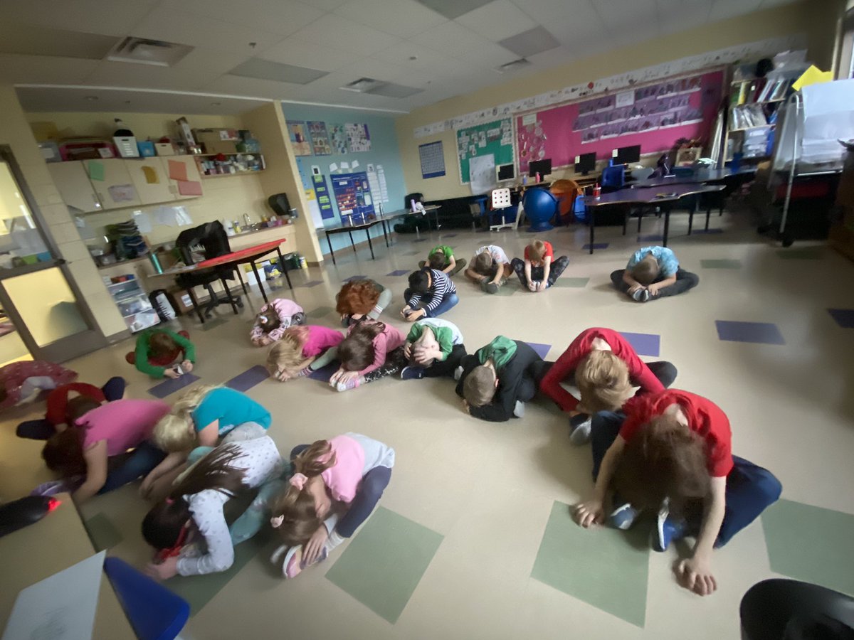 MmeBarry2FI's tweet photo. @ActiveSchoolsNL we would REALLY like to win a class set of yoga mats as our floor is a little hard🧘‍♀️🧘🧘‍♂️ @NLESDCA @SISNLESD @CSHBTNLESD #joyfulmovement #hre4life https://t.co/Jb4YyM2lBr