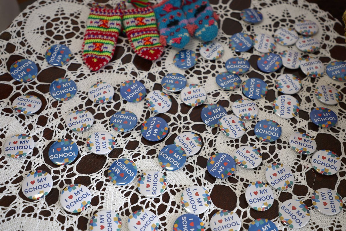 EUinAlbania's tweet image. 1/3 They ❤️ their school! Over 300 school&amp;amp;kindergarten children of #Shijak 🇦🇱 started this academic year in brand-new facilities. It was great to visit them today with #TeamEurope representatives 🇦🇹🇩🇪🇸🇪🇫🇷🇳🇱🇮🇹 &amp;amp; valued partners @UNDPAlbania!
#BuildBackBetter #BuildBackTogether