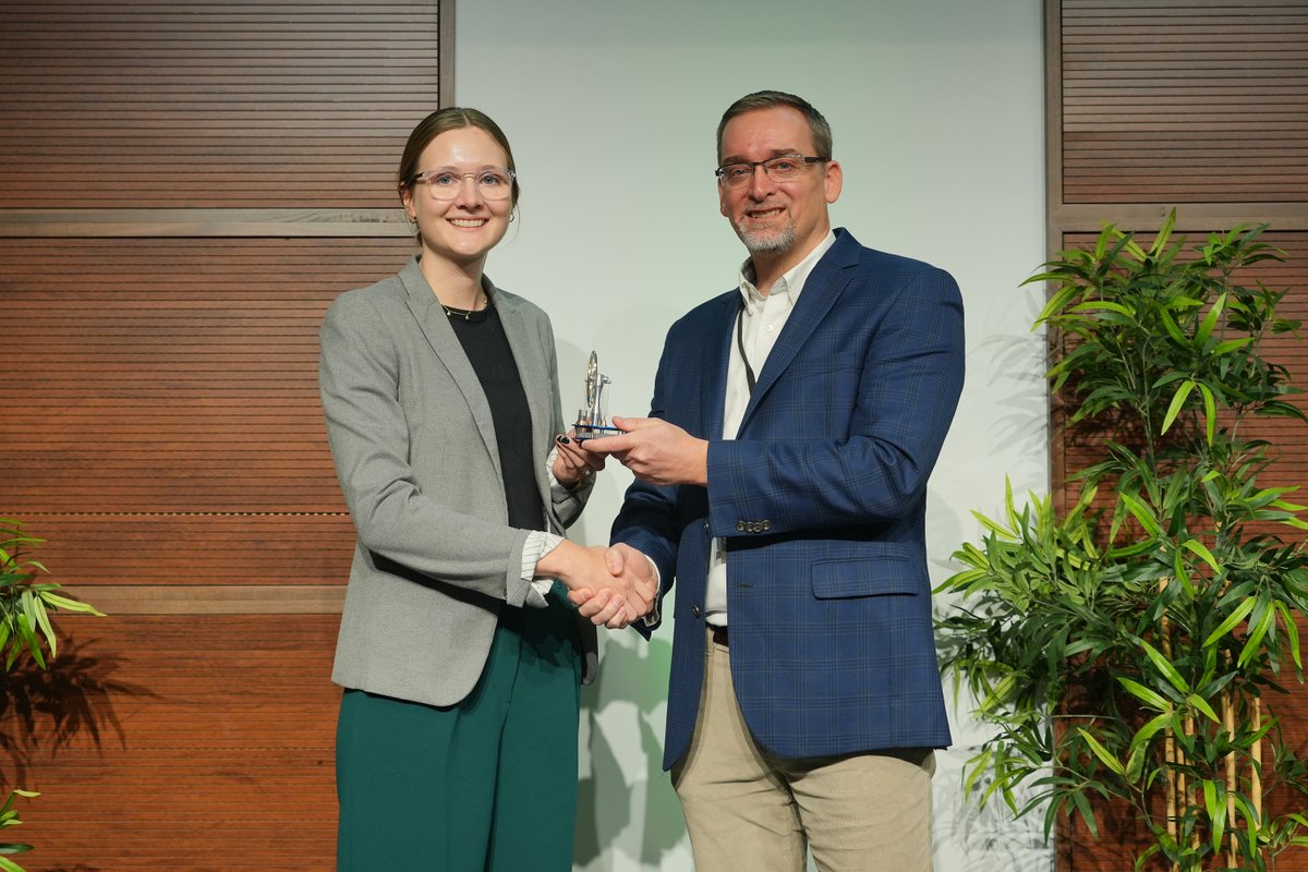 Congratulations to #MaRSClimateImpact pitch challenge winners <a href="/thealttex/">ALT TEX</a> and <a href="/borealiswind/">Borealis Wind</a> for taking home prizes in the respective seed-stage and Series A categories.