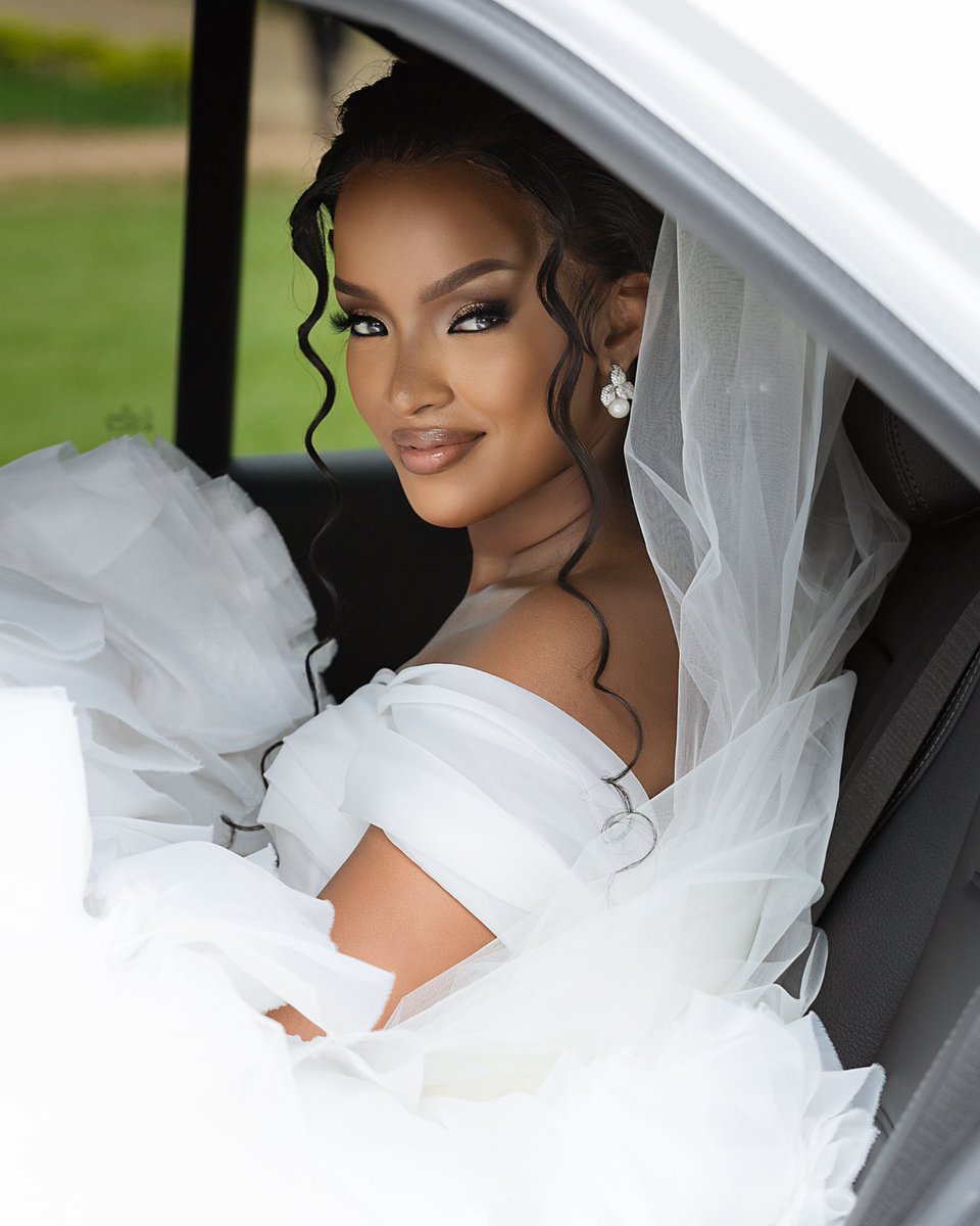 Lucy_Smize's tweet photo. Wifey for Lifey 💍♥️ #MrsMulira https://t.co/s2Jh5OOr7a