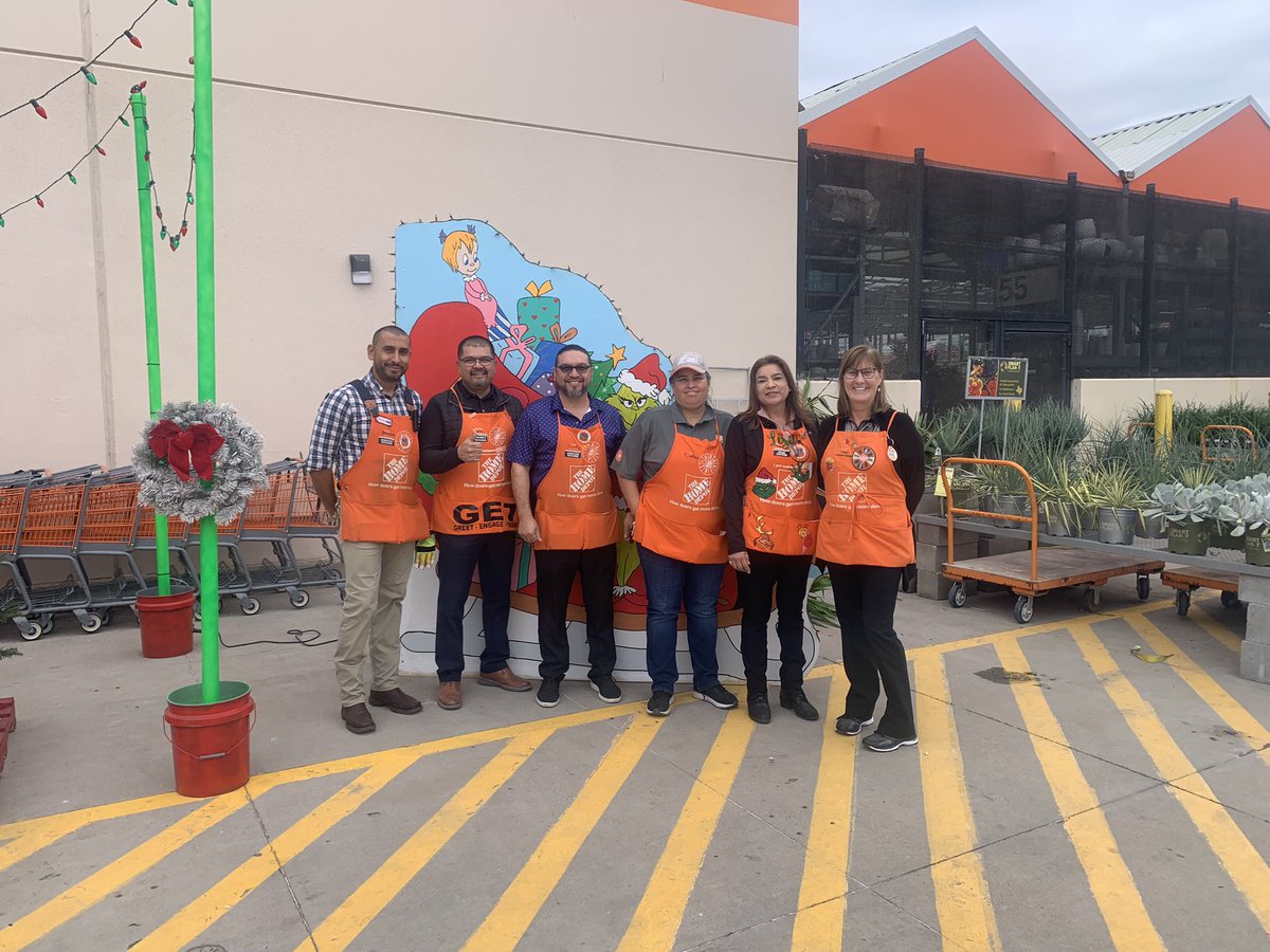 Great having Cathy Morrow in the RGV. Thank you for your time in our store this morning!  <a href="/cathy4plants/">Cathy Morrow</a> <a href="/SendejoRoy12/">Rogelio Sendejo</a>