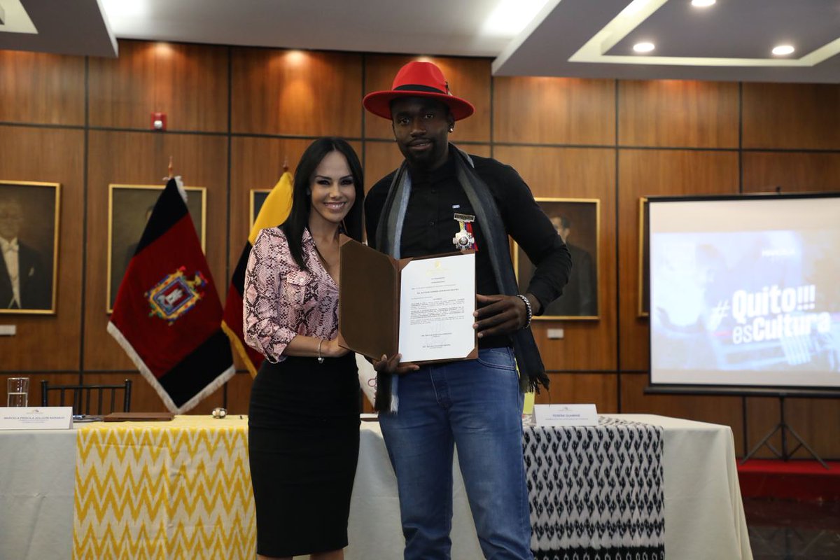 AsambleaEcuador's tweet photo. La legisladora @marcelaholguin otorga la Condecoración “Asamblea Nacional de la República del Ecuador, Dr. Vicente Rocafuerte” a varios gestores culturales, por mérito y aporte a la sociedad artística en el ámbito de la música, actuación, activismo, entre otros. https://t.co/pRYxfGvSct