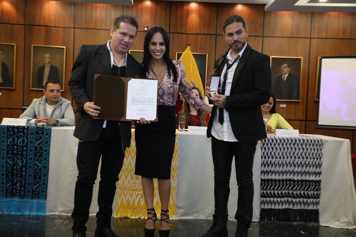 AsambleaEcuador's tweet photo. La legisladora @marcelaholguin otorga la Condecoración “Asamblea Nacional de la República del Ecuador, Dr. Vicente Rocafuerte” a varios gestores culturales, por mérito y aporte a la sociedad artística en el ámbito de la música, actuación, activismo, entre otros. https://t.co/pRYxfGvSct