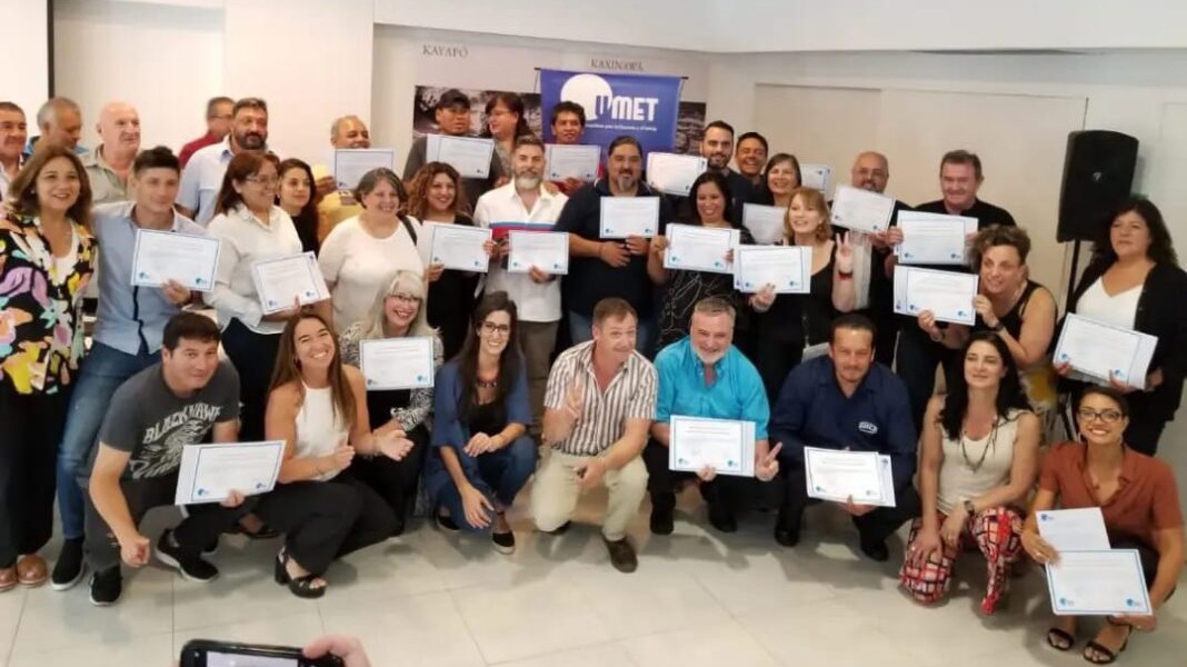 🌎Diplomatura en Gestión del Turismo Social y Sindical: primeras 27 egresadas y egresadas 😍
@sutiagaavelldeporteyturismo
<a href="/turismoumet/">TurismoUmet</a>
<a href="/upsa/">UPSA</a>.oficial
@apdfa_gremio
<a href="/utedyccapital/">UTEDYC Cap. Fed.</a>
@uolraok
<a href="/seamaraoficial/">SEAMARA</a>
<a href="/sadopavellaneda/">Prensa Avellaneda</a>
#Turismo #UMET