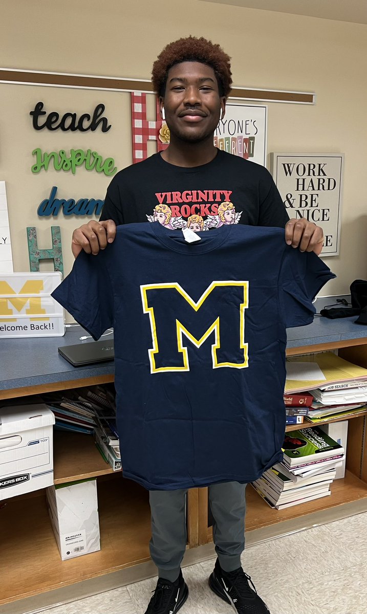 hausmanjennifer's tweet image. Congratulations to Jayden Popo! He is one of this week’s M Ticket winners! Thanks Jayden for making a difference in our school! #muhlpride @MuhlHighSchool @muhlsd @JZcoffee4life
