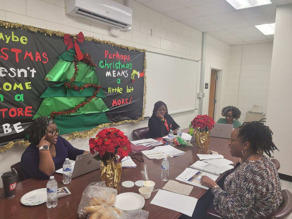 I love being surrounded by great leaders! Walked into the ESE District Team's suite while they were in deep collaboration planning for SY24! #InspiredandEmpowered @MaddenSupports @LMCoxton @drlmbuck1 @LaTonya_Brown13 @Shille_E