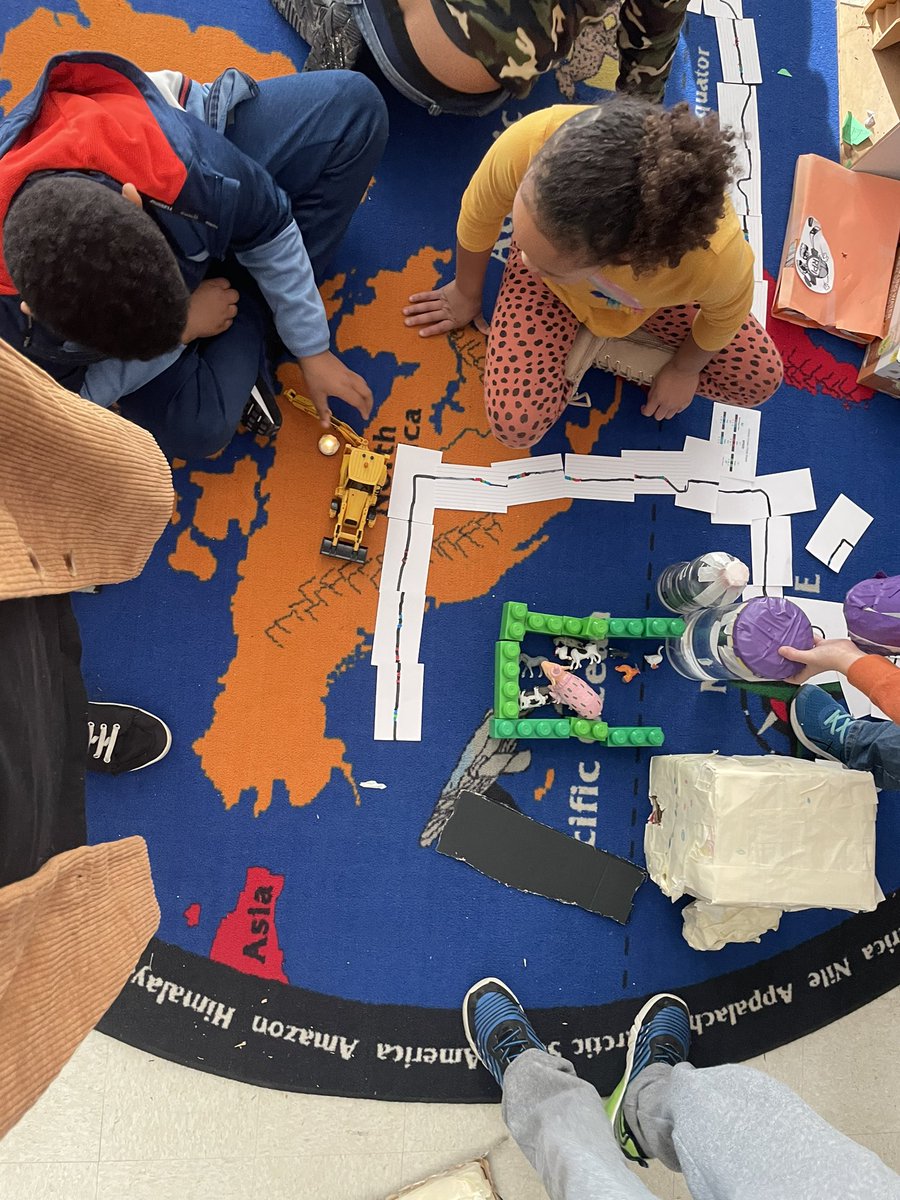 BDowd18's tweet photo. Back building roads in rural, urban and suburban communities with ozobots @TCSD https://t.co/ODRITFTInF