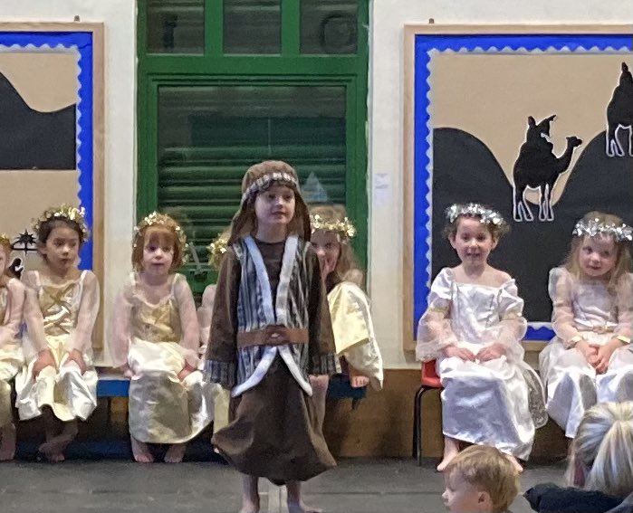 St_Benets's tweet photo. A warm welcome everyone to our Reception Nativity #StBenets #SBCatholicLife βοΈ https://t.co/i7i7vHgG4Y