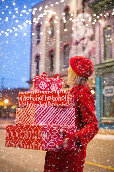 Shelley Klingerman (@stilettoagency) on Twitter photo Here are 7 safety tips from <a href="/WayDojo/">The Way Family Dojo</a> to keep you safe while holiday shopping!
Remember: stay alert and pay attention to your surroundings this holiday season. Join the conversation ⬇️
#stilettoagency #vigilance #safety #situationalawareness #womenssafety #HolidayShopping Here are 7 safety tips from <a href="/WayDojo/">The Way Family Dojo</a> to keep you safe while holiday shopping!
Remember: stay alert and pay attention to your surroundings this holiday season. Join the conversation ⬇️
#stilettoagency #vigilance #safety #situationalawareness #womenssafety #HolidayShopping