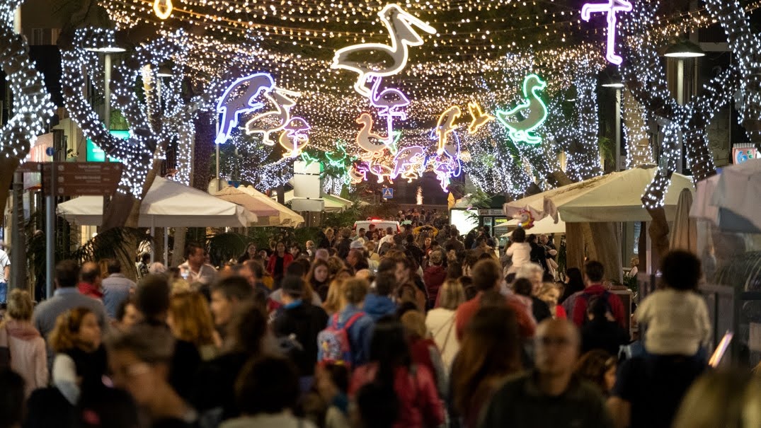 tino_guzman's tweet photo. Por primera vez, Santa Cruz de Tenerife no tendrá agentes de refuerzo (@PoliciaLocalSC) durante las #navidades de este año.
Actividades comerciales, cabalgatas, el #PIT22... decenas de aglomeraciones que verán cercenada su seguridad. https://t.co/VYQ28VjN6d