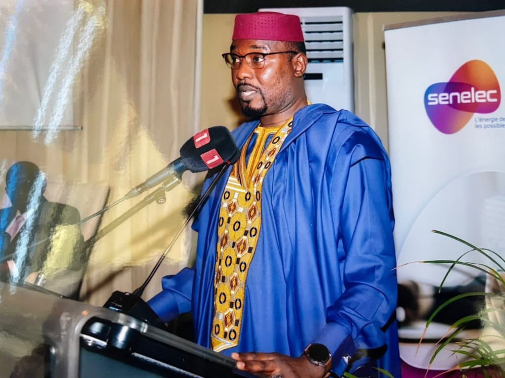 Ousseinikime's tweet photo. le Ministre #Ibrahimyacouba a participé aujourd’hui à #Dakar #Senegal en cmpgnie du DG de la #NIGELEC_SA. a l’ouvrtre de l’atlier régional sr le prgramme d Coopération pr le dvloppmnt des énrgies rnvlbles en #Afrique où le #Niger s’engage ds ce prgramme instruit par #Isdb_group. https://t.co/FYhJhiF3w1