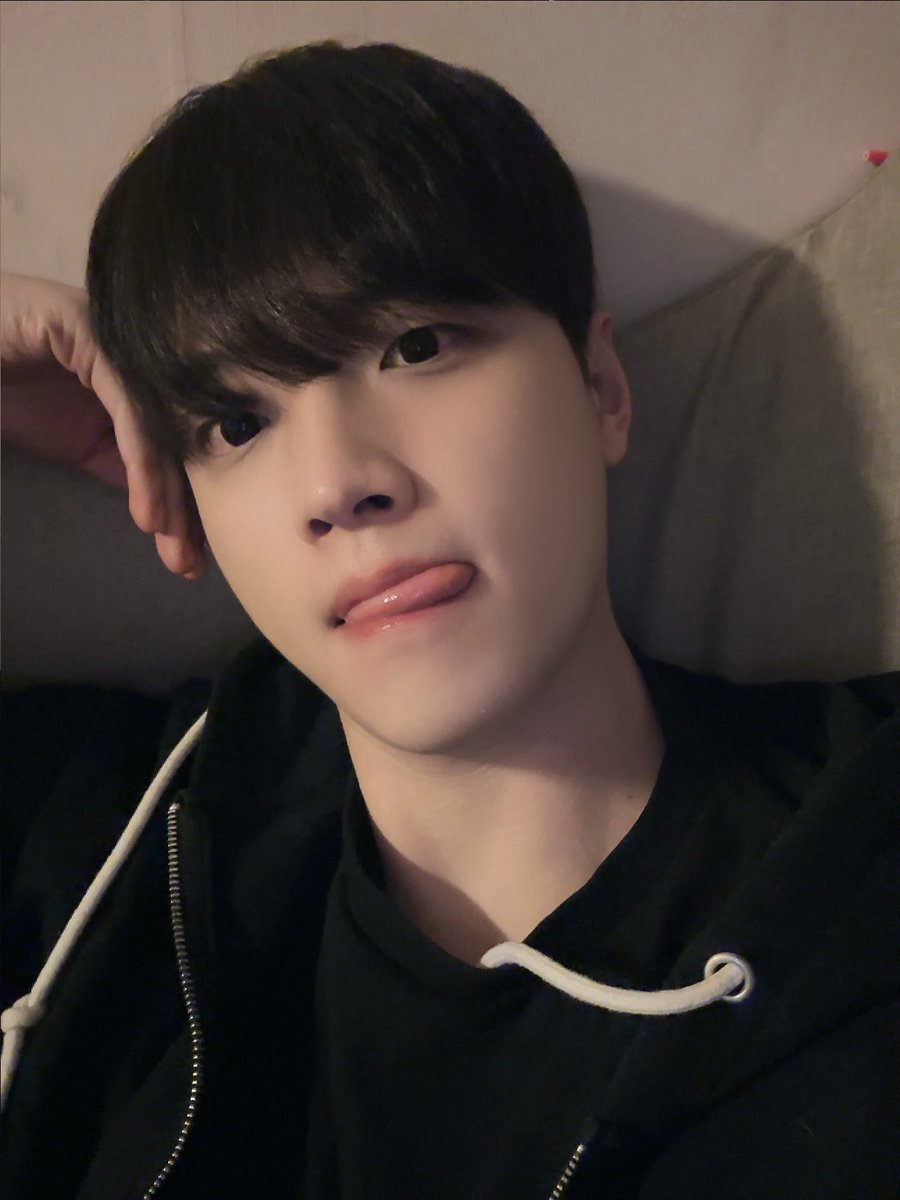 cmkim16's tweet photo. ㅂㅐㄱㅗㅍㅏ https://t.co/LdHnvp1mUf