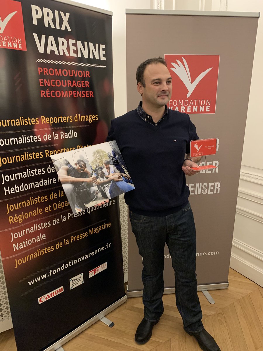 Il est plus souvent derrière l objectif que devant: bravo Laurent Dard, photographe de ⁦<a href="/ladepechedumidi/">La Dépêche du Midi</a>⁩ qui reçoit ce mercredi soir à Paris le Prix Varennes de la photo en presse quotidienne régionale #PQR