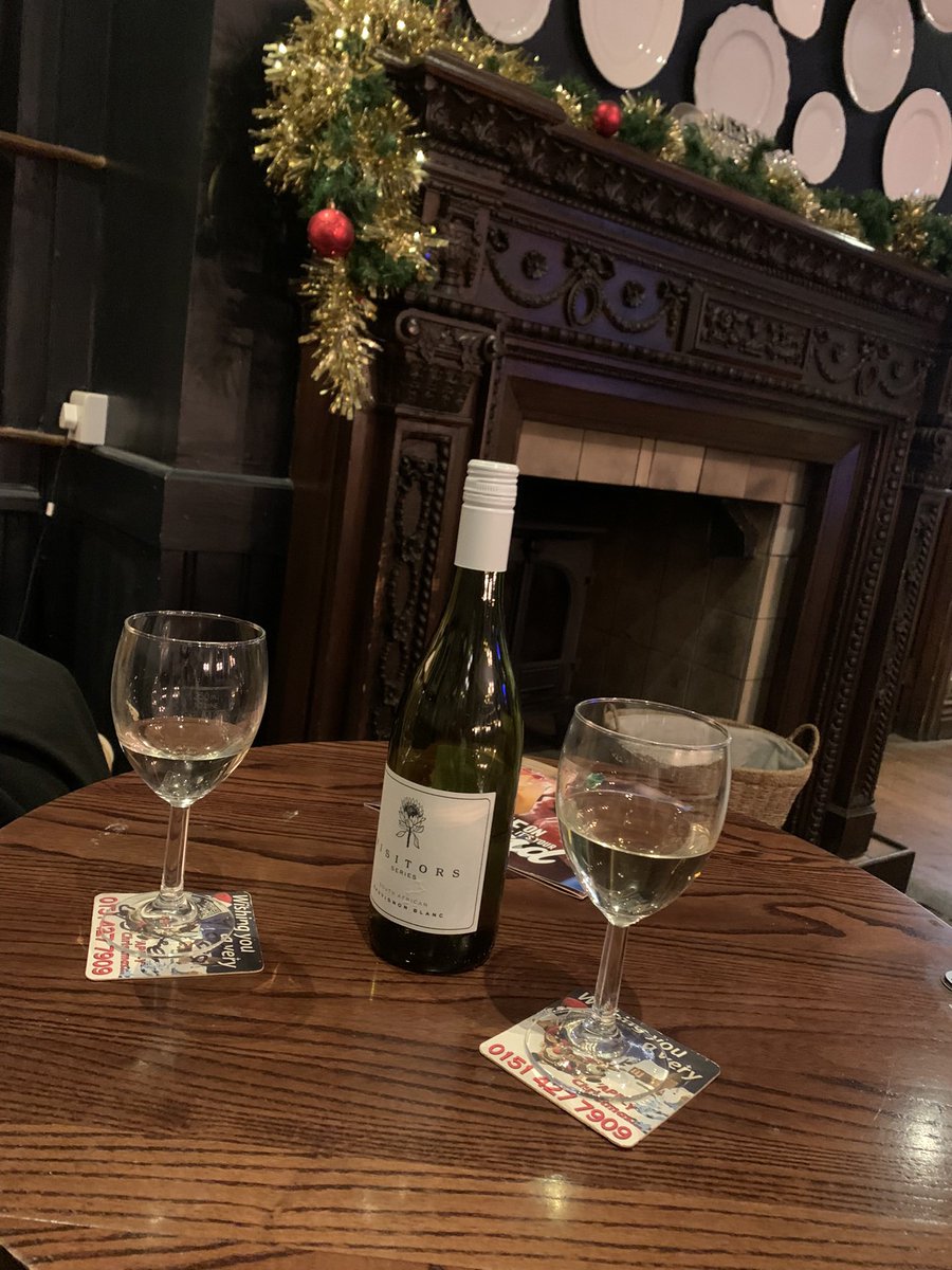 adele1985's tweet image. Throw back to the weekend  - festive drinks with my fave ⛄️🎄❄️💖