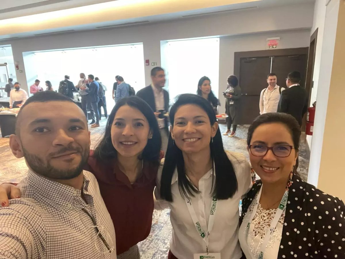 Fundación Mujer y Energía tweet media