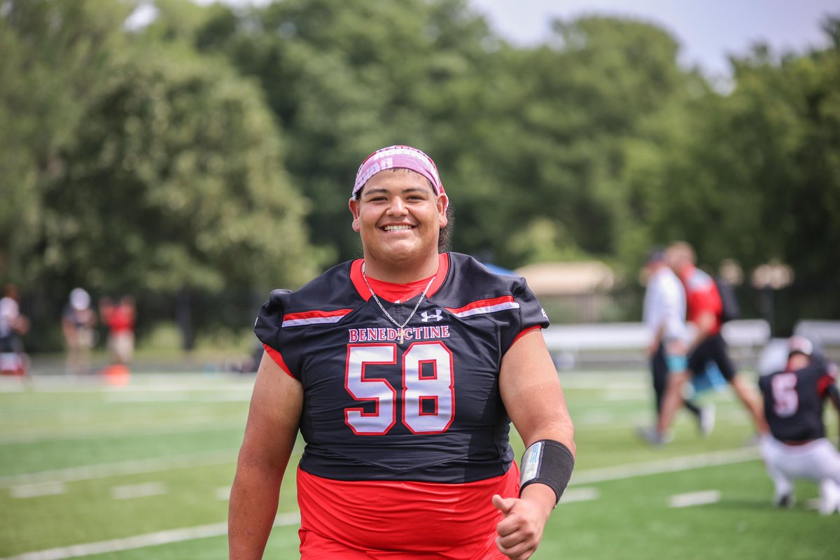 Raven Football is mourning the tragic loss of our brother, Bryant Rosas.
Bryant was loved by his Raven Family. His smile and energy brightened everyone’s day.  He will be missed by us all.  
 
You can honor Bryant’s memory here by helping his family:  gofundme.com/f/help-bryant-…