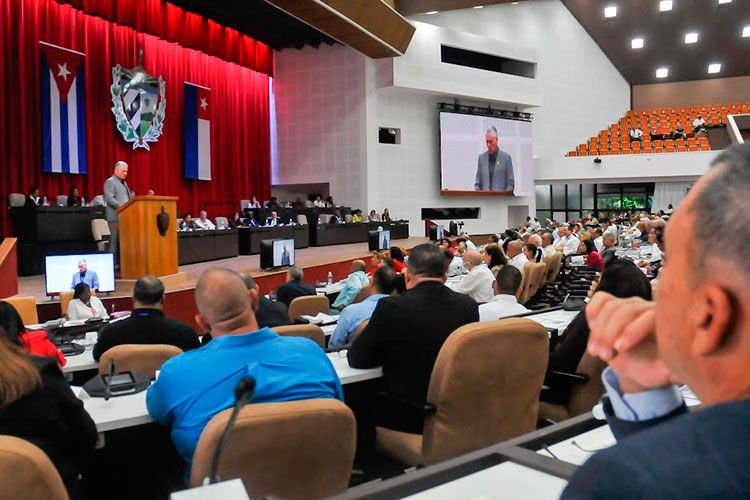 capitulo_cubano's tweet photo. Resumen de lo acontecido en el X Periodo Ordinario de Sesiones de la @AsambleaCuba del #PoderPopular. https://t.co/vMFgGTiynS https://t.co/LpkCZG34Ly