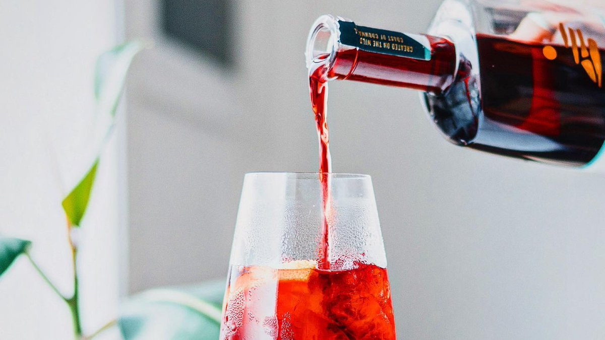 Make sure those that aren't drinking aren't missing out on the fun at your Christmas bash 🎄

Our range of @HighPointDrinks are the ultimate crowd pleaser, with all of the flavour and none of the alcohol! 

Shop here: bit.ly/LandofSaintsGin