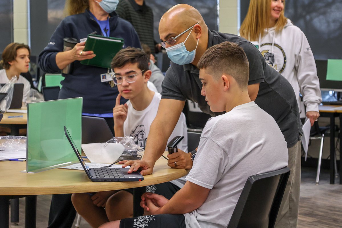 Today marks the launch of our new Secondary 1:1 Student Device Initiative! Starting today, all Grade 9 students will have the opportunity to receive a HWCDSB supplied Lenovo 300W laptop for educational use, at school and at home.

Learn more here: hwcdsb.ca/456784--HWCDSB…
