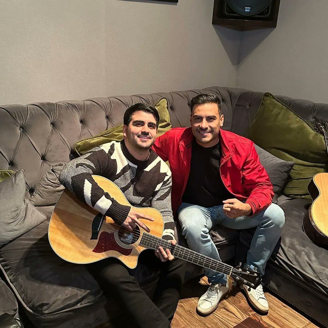 Online_RiveraP's tweet photo. .#Repost @luismexianunez 
——
Como sonarían unas rolitas con @_carlosrivera 👀🎤✍🏻, Gracias  @jjuarezww.

#carlosrivera https://t.co/ndfN8ss1TV