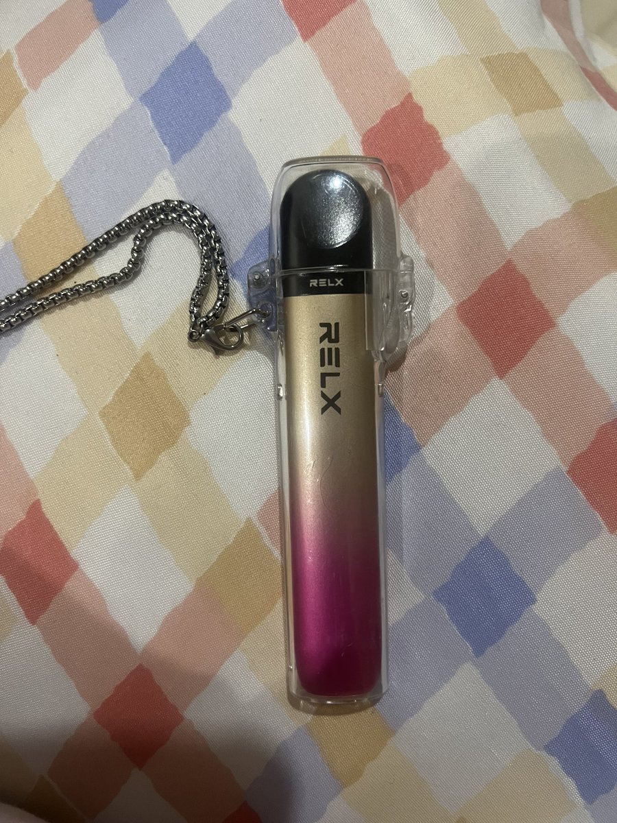 BKesornrat's tweet photo. ขายRelx phantom สีชมพูคั้บ 450ต่อได้นะมีตำหนินิดหน่อยแต่ไม่มีผลต่อการใช้งาน เเถมเคสขาดกล่อง#relx #relxมือสอง #Relxphantom #relxราคาถูก https://t.co/XbVHB7bd8d