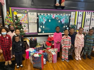 MurraySFABX's tweet photo. Kindergarten's Secret Santa Gift Exchange and Christmas Pajama Day! #SecretSanta #ChristmasPajamas #Kindergarten #SFABronx #TisTheSeason https://t.co/wTO6rJy1XQ