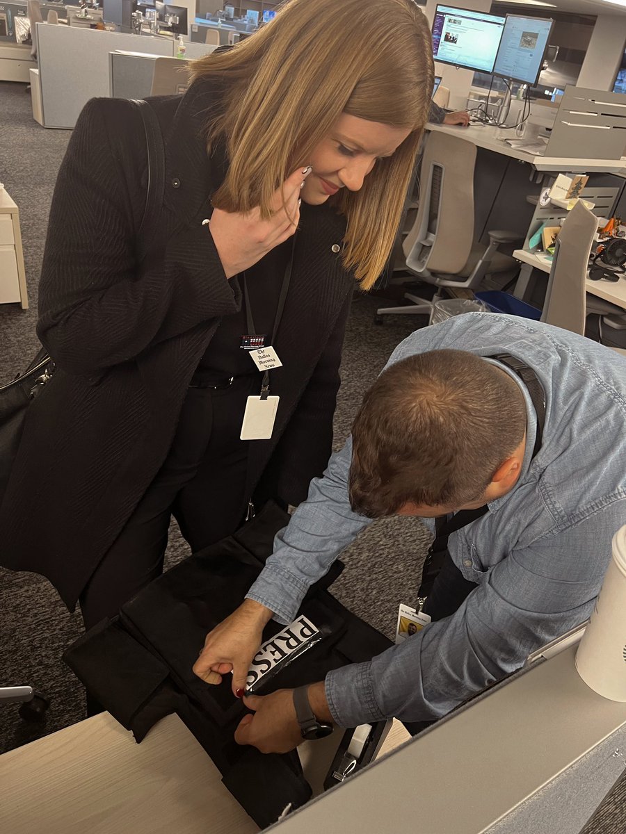 jamielandersx's tweet image. I love newsrooms because you get to bond over things like last-minute crafts on your bulletproof vest &amp;lt;3