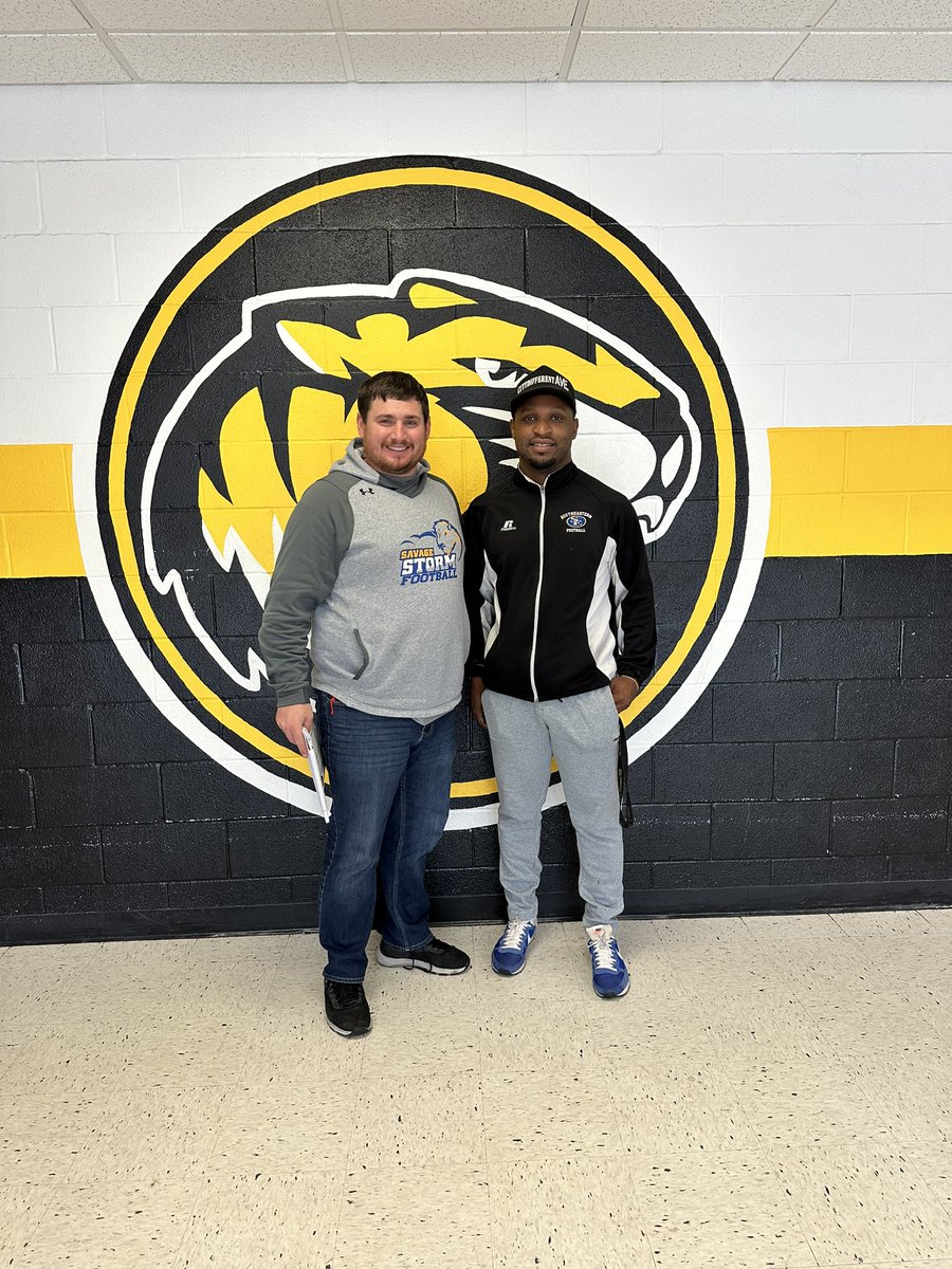 MPTFootball's tweet photo. Shout out to @RainwaterAlex and @GoSoutheastern for coming through MP today to recruit some Tigers! We have tons of talent looking for a home here in #bEastTexas #Family #RecruitMP @Coach_Cluley @Coach_Babaa @ladariuscraddoc https://t.co/uSTHRhV7Tj
