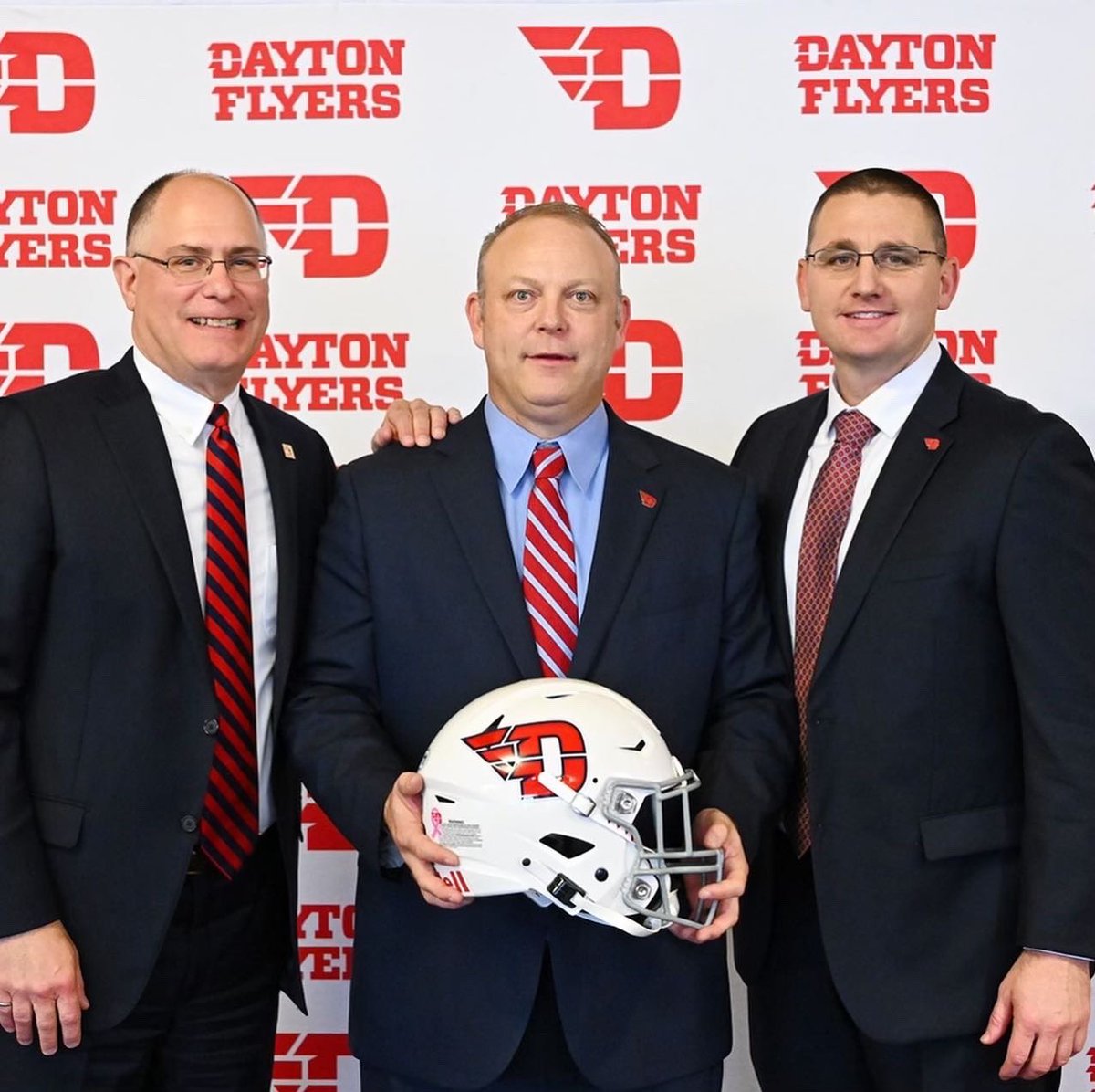 DaytonFootball's tweet photo. It’s OFFICIAL‼️

Welcome Home Head Coach @TDAndrews4 ✈️

#flyerfootball / #goflyers https://t.co/ODHUoQ9A6z