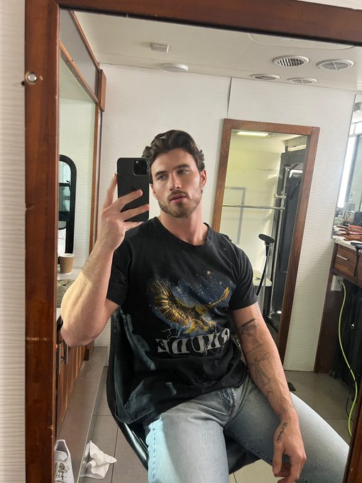 tryna kill some time 💭 https://t.co/au8wUQ64Ee