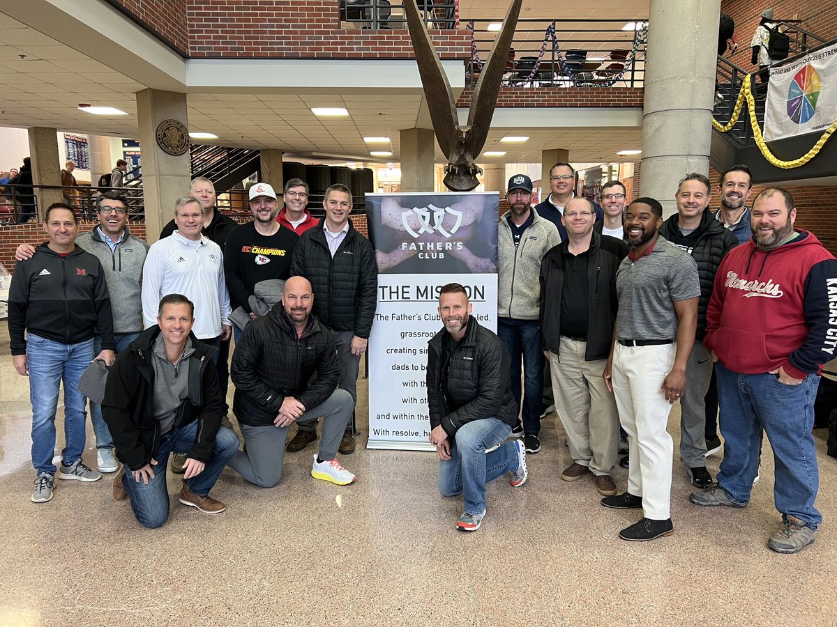 MikeDavisson22's tweet photo. Food B4 Finals at Olathe East High School this morning. A special thanks to Chick-Fil-A Olathe (119th &amp; Blackbob) and a great group of dads for kicking off the morning with encouragement and chicken biscuits for our Academic Weapons!!
@FathersClubOrg @OEHSFathers @Kerry282542 https://t.co/8WVkmlzZD9