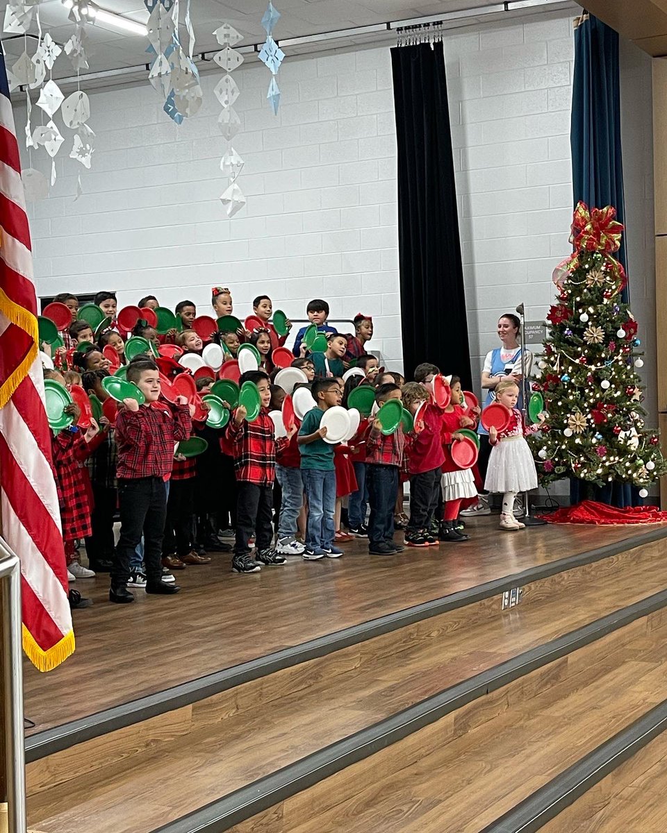HooverCFISD's tweet photo. We had an amazing turnout last night at our holiday music program. Our Kinder, 1st, and 2nd grade students did amazing! A BIG shout out to #MrKeen for his awesome work with our Heroes! #BeAHooverHero #CFISDSpirit #Bringingoutthebest #hooverholidays https://t.co/0tPMCtzq1y