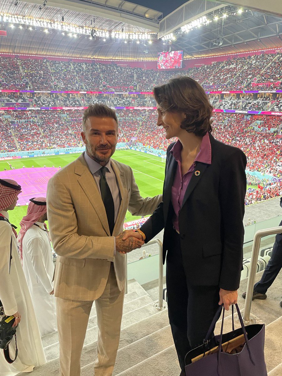 Joie d’assister à cette demie #FRAMAR entre nos Bleus et cette belle équipe du Maroc, qui n'en finit pas de briller dans cette #CoupeDuMondeFIFA ! Un match à part, une émotion particulière, du fair play sur le terrain et à la fin je l'espère une belle fête quoiqu'il arrive 🇫🇷🇲🇦