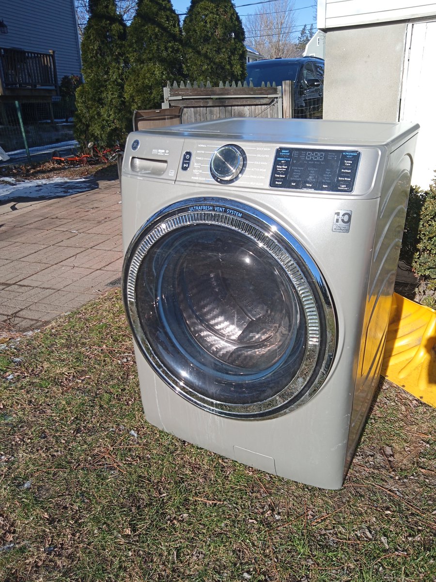 JimCoteWard3's tweet photo. @generalelectric @MassSave  Washer was just a year old and repair tech said its too expensive too fix and parts not available.  The machine was provided to my 80 year old MIL.  Possibly @generalelectric you could build a better product or stand by your "10" year warranty!!! haha https://t.co/baI8Qhf3DC