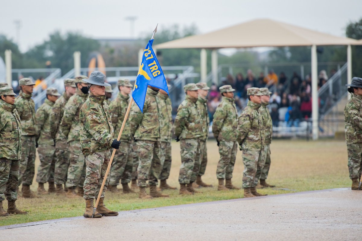 JBSA_Official's tweet photo. The crowd is into it. π And who can blame them. π
.
More than 600 Airmen graduated from Basic Military Training on November 22-23, 2022 at JBSA-Lackland.
.
#USAF #flyfightwin #Airforce #training #texasmilitary #JBSA #basic #graduation #BMT #airmen #lackland @usairforce https://t.co/e5gO1BsVvq