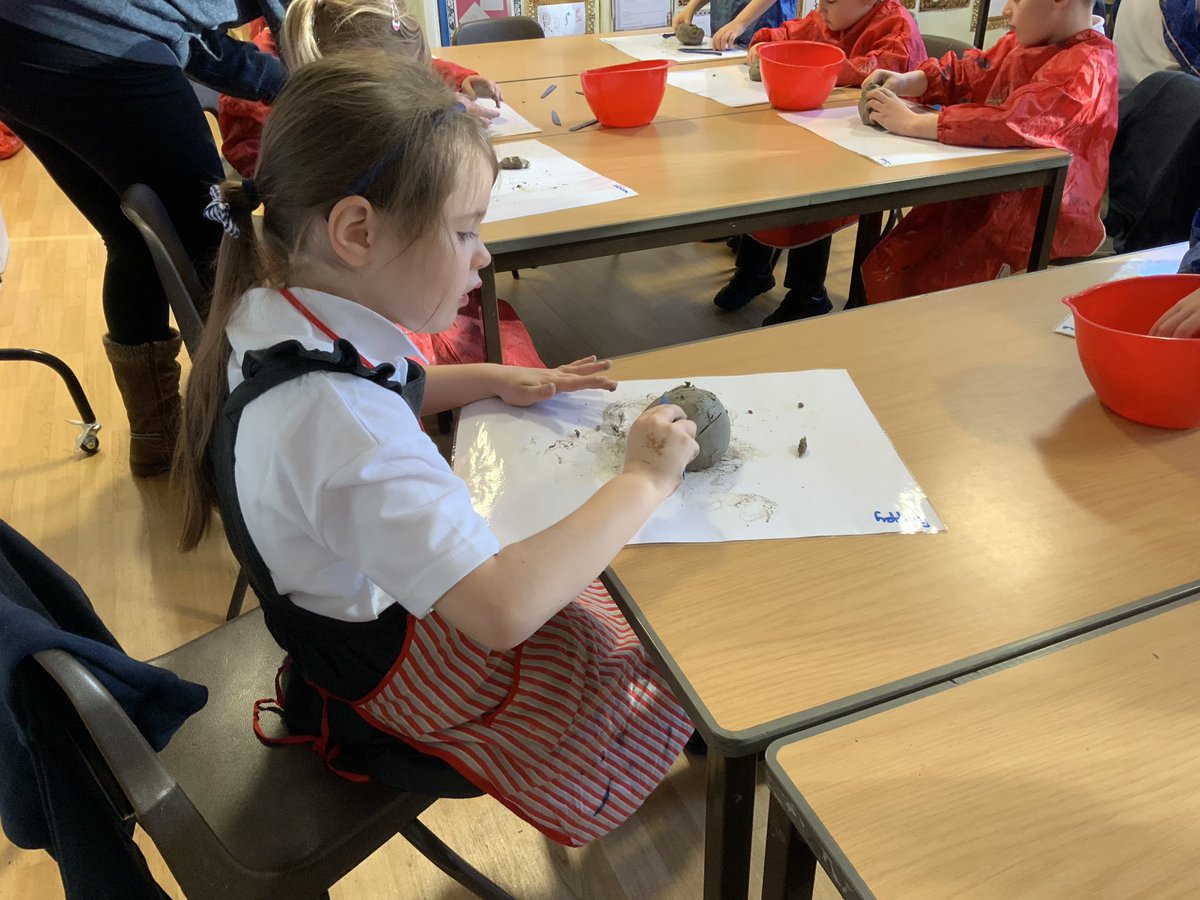 AnnCamHT's tweet photo. Last week Class 2 made busts following lessons to develop our clay skills and learning about artwork by Elizabeth Catlett. https://t.co/StAZeqozX9