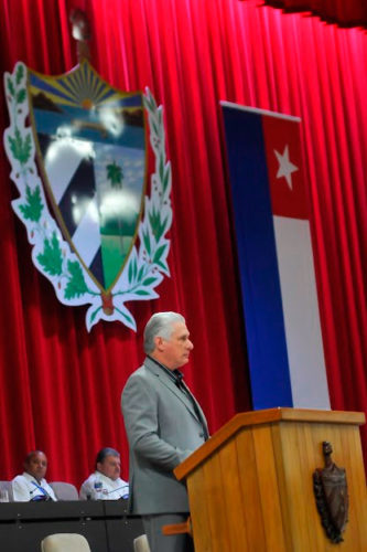 "Al bravo pueblo cubano, gratitud infinita y nuestras felicitaciones en el año 65 de la Revolución cubana. Venga la esperanza, hasta la victoria siempre”, concluyó sus palabras <a href="/DiazCanelB/">Miguel Díaz-Canel Bermúdez</a> ante los diputados de <a href="/AsambleaCuba/">Asamblea Nacional Cuba</a> #Cuba