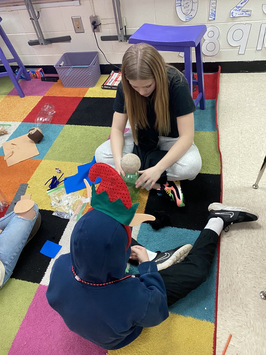 MrsLoden's tweet photo. Some of our Leadership students went to one of our feeder schools today to help out in the classrooms! We love collaborating with our community! @SixesES @CherokeeSchools #middleschool #Leadership #STEMeducation https://t.co/Onzwh0qfXn