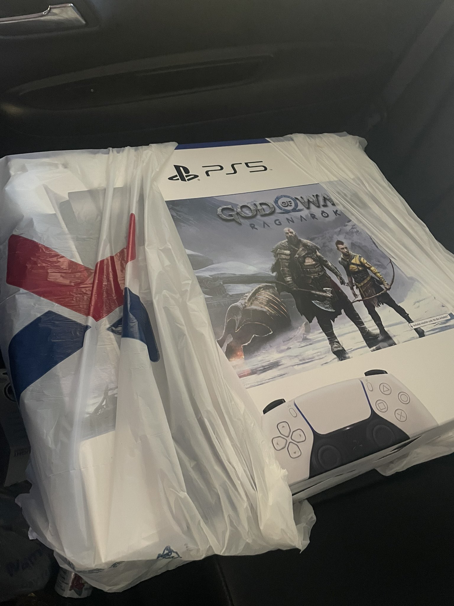 I got my baby today! 😍😍 ima wrap it up and act hella surprised #SelfLove https://t.co/0ytx8KFqDS