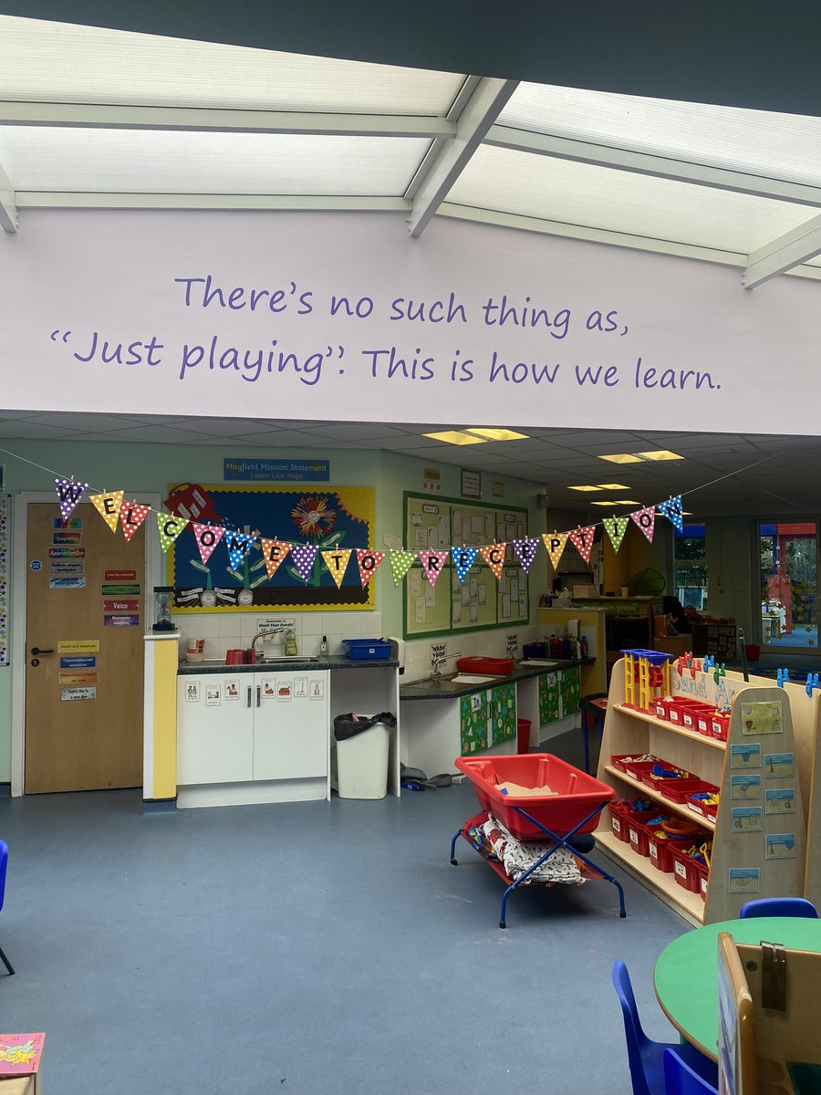 MissABuckley's tweet photo. First term as a trainee teacher ✅ with @ManchesterSCITT can’t believe how far we’ve all come it has been hard at times but absolutely loved it. Looking forward to a big rest and refresh ready for Placement B in EYFS ✏️ https://t.co/7k7MFB6yOf