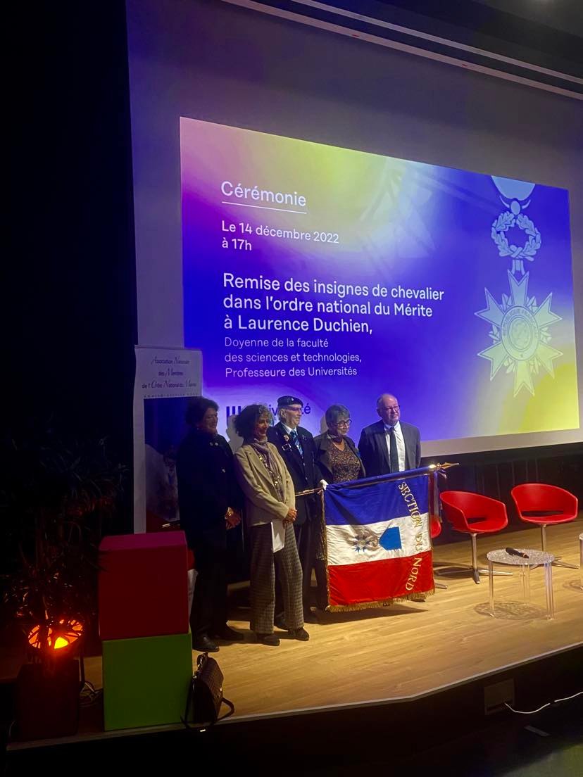 fst_univlille (@fst_univlille) on Twitter photo Toutes nos félicitations à notre chère doyenne <a href="/LaurenceDuchien/">Laurence Duchien</a> qui, ce soir, a été décorée des insignes de chevalier de l'ordre national du Mérite par Brigitte Plateau lors d'une très belle cérémonie.
Bravo pour ce parcours inspirant et remarquable ! <a href="/univ_lille/">Université de Lille</a> 👏 Toutes nos félicitations à notre chère doyenne <a href="/LaurenceDuchien/">Laurence Duchien</a> qui, ce soir, a été décorée des insignes de chevalier de l'ordre national du Mérite par Brigitte Plateau lors d'une très belle cérémonie.
Bravo pour ce parcours inspirant et remarquable ! <a href="/univ_lille/">Université de Lille</a> 👏