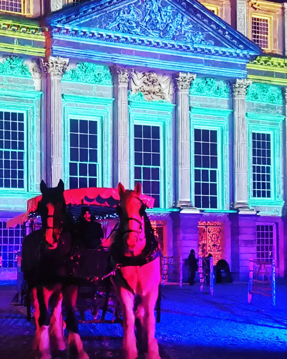 OpCentaur's tweet photo. #palaceoflight @HRP_palaces come and join a carriage ride with #royalbeasts @saveourshires https://t.co/LHwBDAcQDh