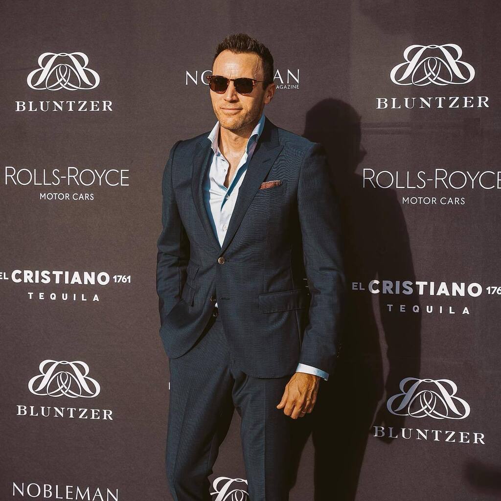 The always dapper Doug McLaughlin in his Sutter 🕶️ at the <a href="/nobleman/">Joshua V.</a> event that kicked off at Miami Art Basel. 

#leisuresociety #luxuryeyewear #nobleman #artbasel #artbaselmiami #miami #miamiartbasel #rollsroyce #elcristianotequila #noblemanmagazine instagr.am/p/CmKKLVRPCMk/