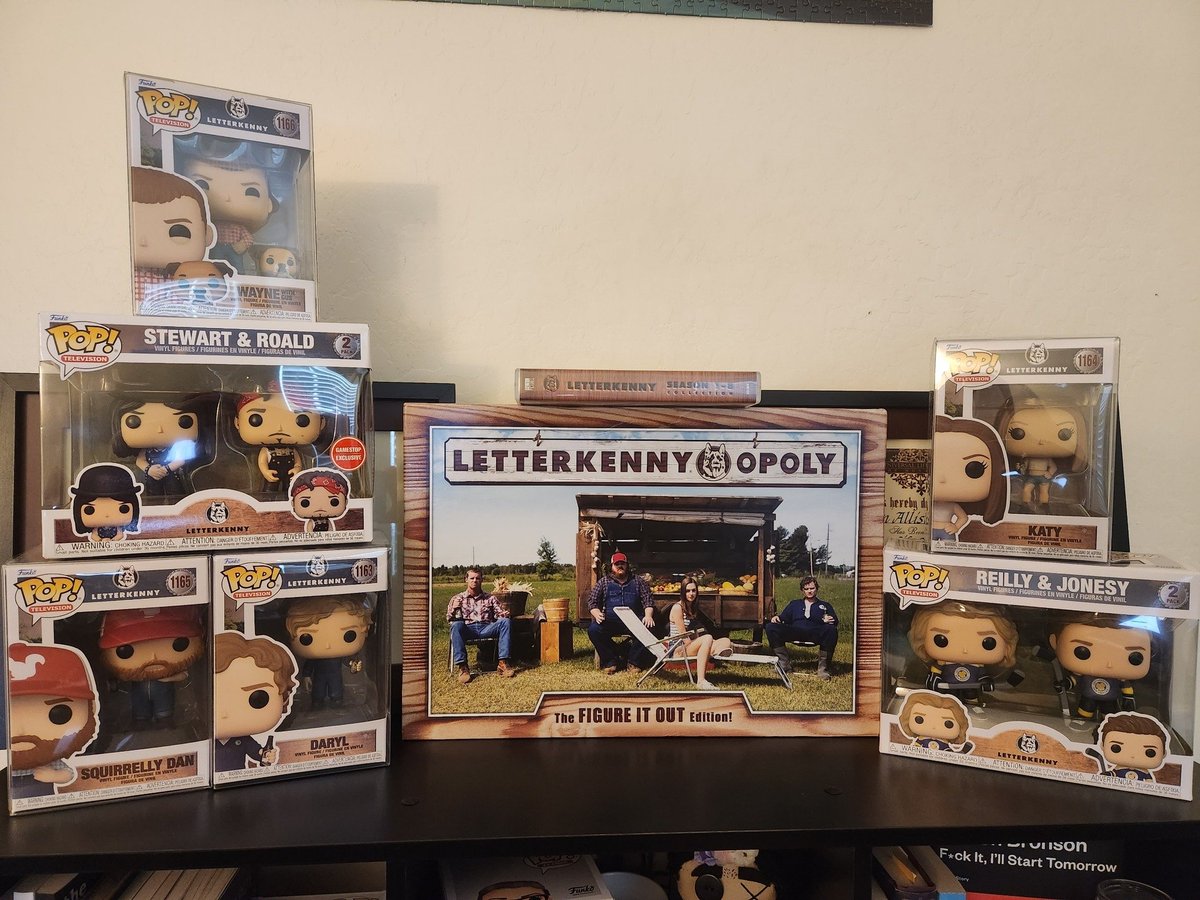 Amazing Letterkenny display by Erin Allison! Thanks for sharing! Add Letterkenny Opoly to your collection: highrollergames.com/products/lette… #HighRollerGames #Letterkenny