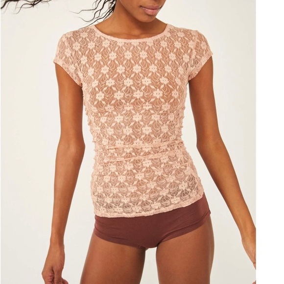 Yulia46067762's tweet photo. So good I had to share! Check out all the items I'm loving on @Poshmarkapp from @2BlessThrift #poshmark #fashion #style #shopmycloset #freepeople: https://t.co/KxxRbrJz0k https://t.co/hUoqC9t9r3